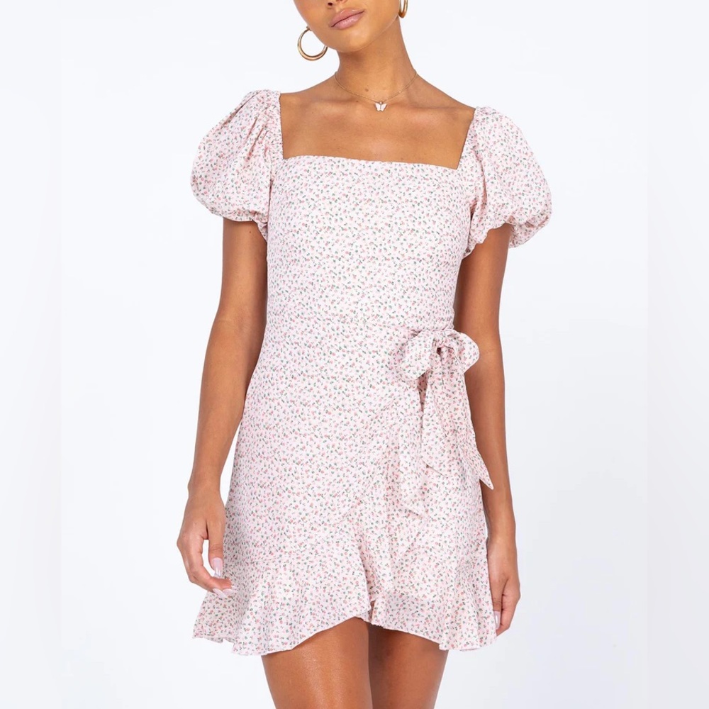 Short floral pink dress